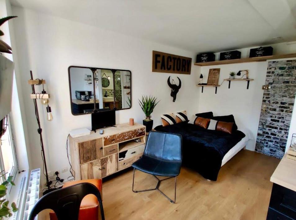 Apartment Escapade A *