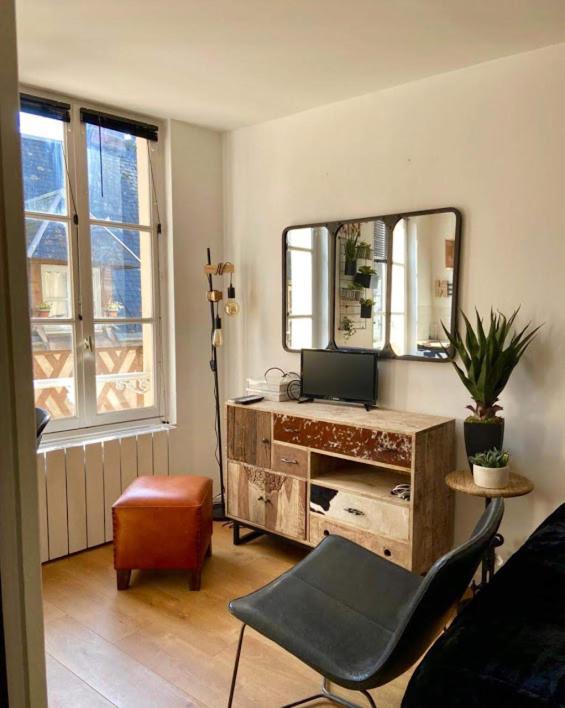 Apartment Escapade A *